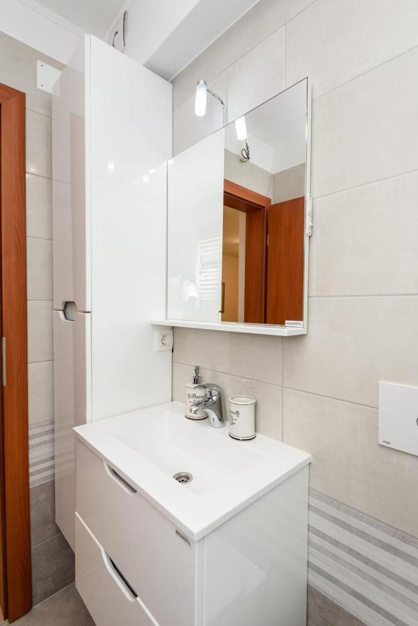 Apartment Jadranka With Sea View In Rogotin Buitenkant foto