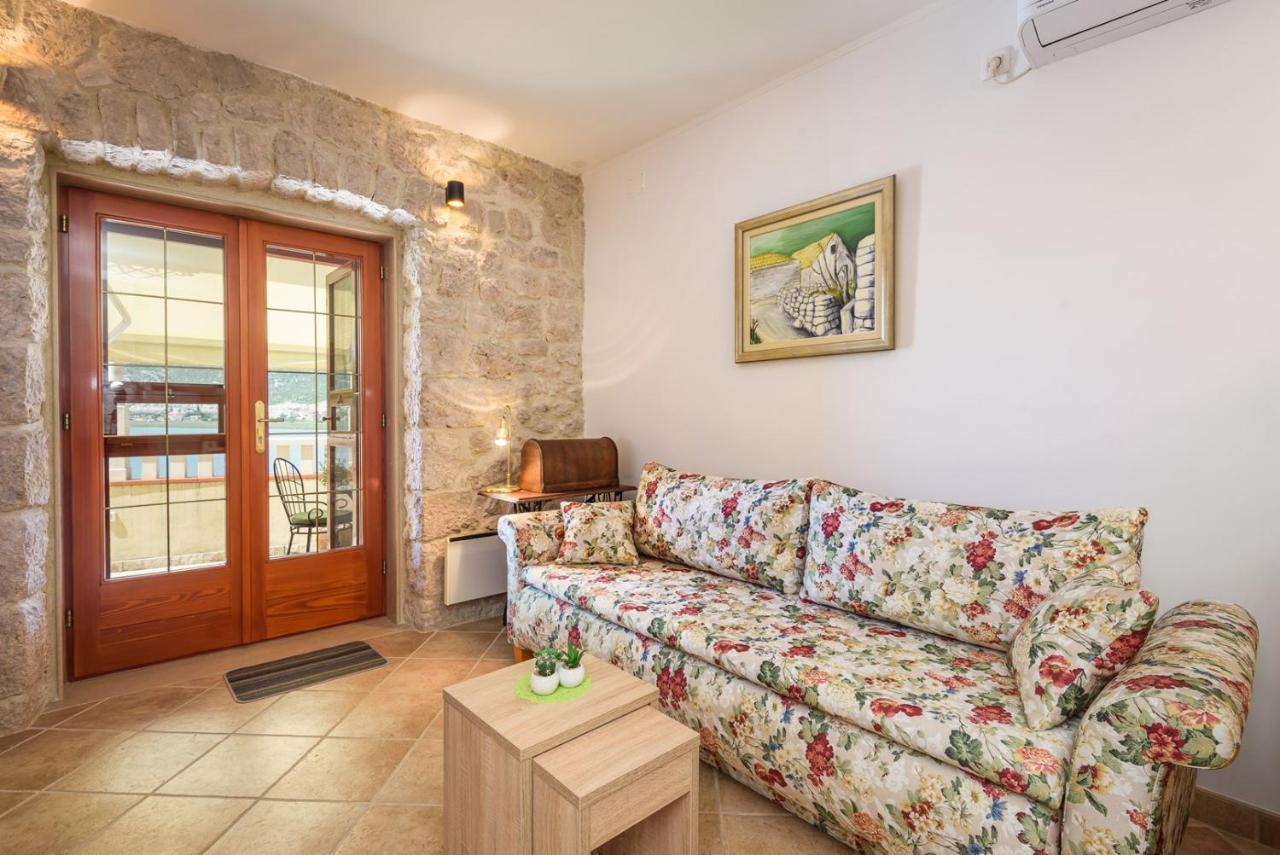 Apartment Jadranka With Sea View In Rogotin Buitenkant foto