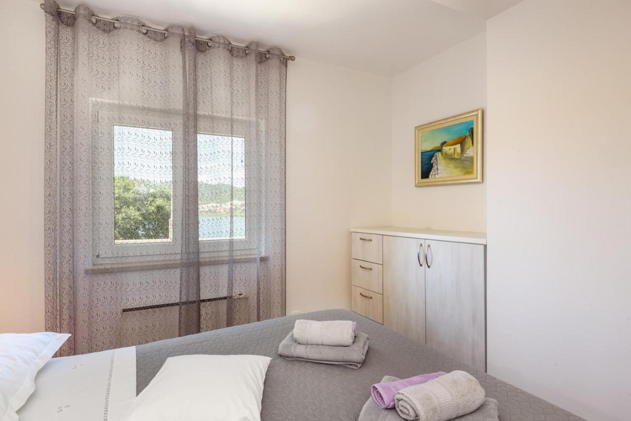Apartment Jadranka With Sea View In Rogotin Buitenkant foto